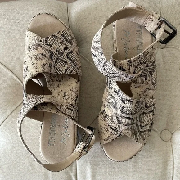 Matisse Runaway Platform Sandals (Snakeskin) - Picture 5 of 7